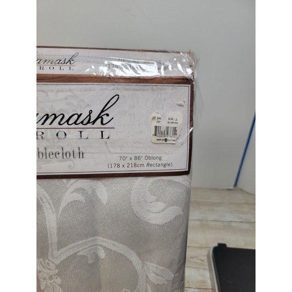 Damask  Scroll Tablecloth 70"‎ x 86" Oblong sunweave cotton/poly fabric NEW - Picture 4 of 10